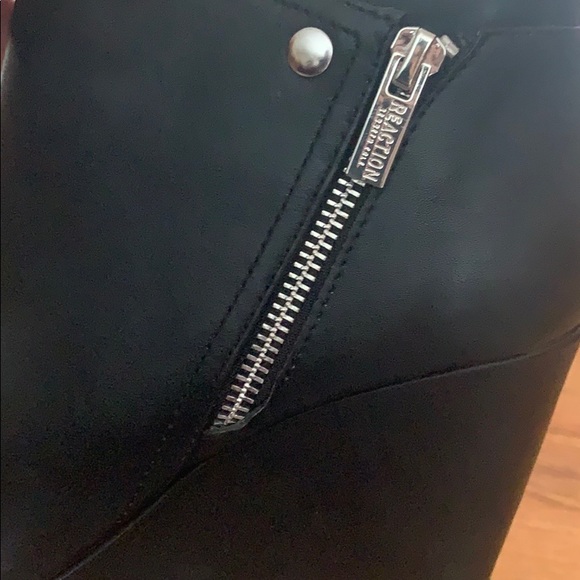 Reaction Kenneth Cole booties - Picture 2 of 4